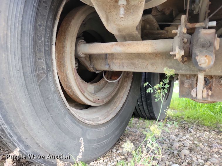 image for item DX7434 2011 Wilson Pace Setter grain trailer