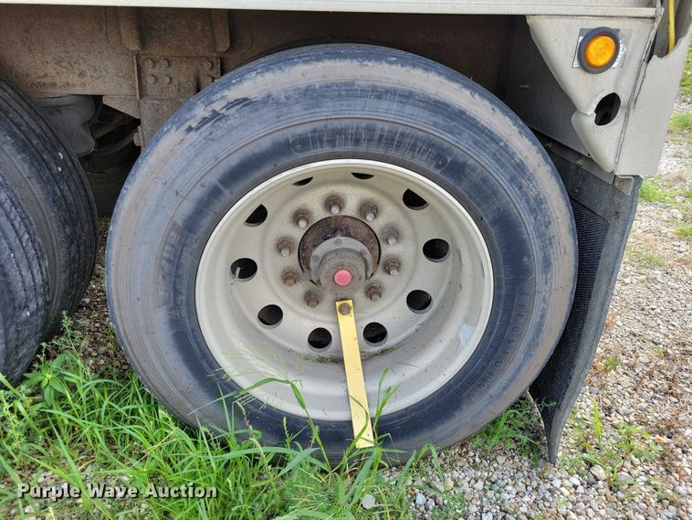 image for item DX7434 2011 Wilson Pace Setter grain trailer