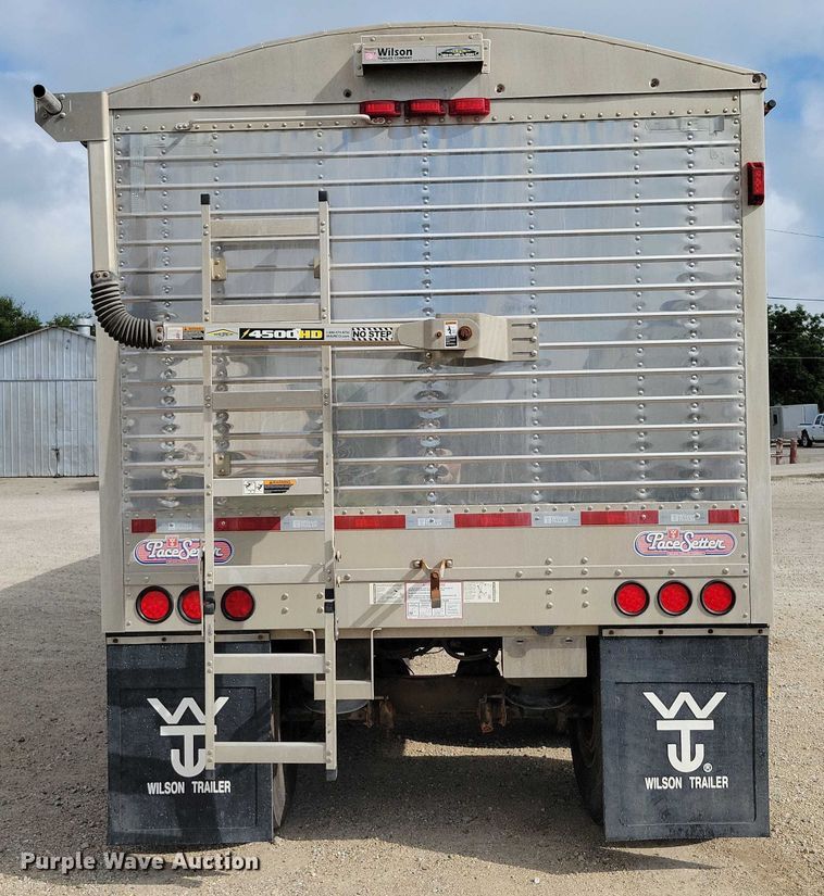 image for item DX7435 2013 Wilson Pacesetter grain trailer