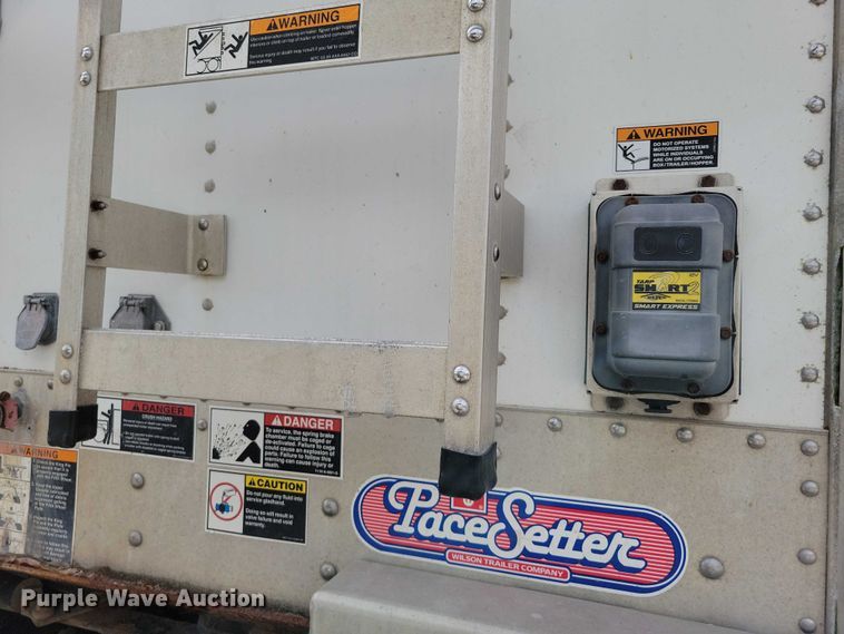 image for item DX7435 2013 Wilson Pacesetter grain trailer