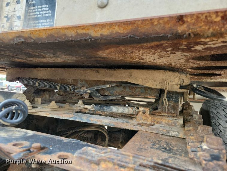 image for item DX7435 2013 Wilson Pacesetter grain trailer