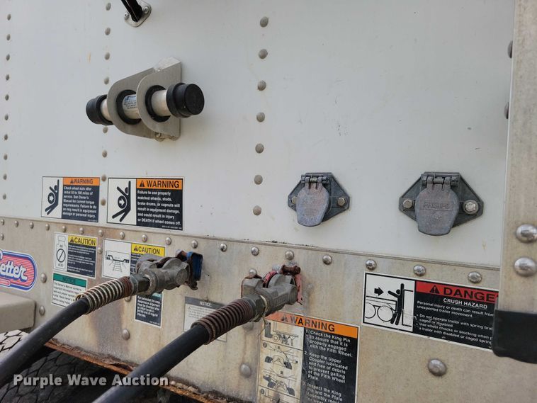 image for item DX7435 2013 Wilson Pacesetter grain trailer