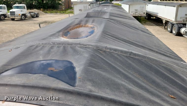 image for item DX7435 2013 Wilson Pacesetter grain trailer