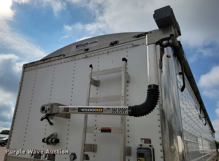 image for item DX7435 2013 Wilson Pacesetter grain trailer