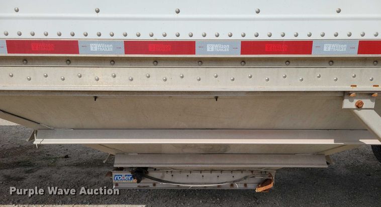 image for item DX7435 2013 Wilson Pacesetter grain trailer
