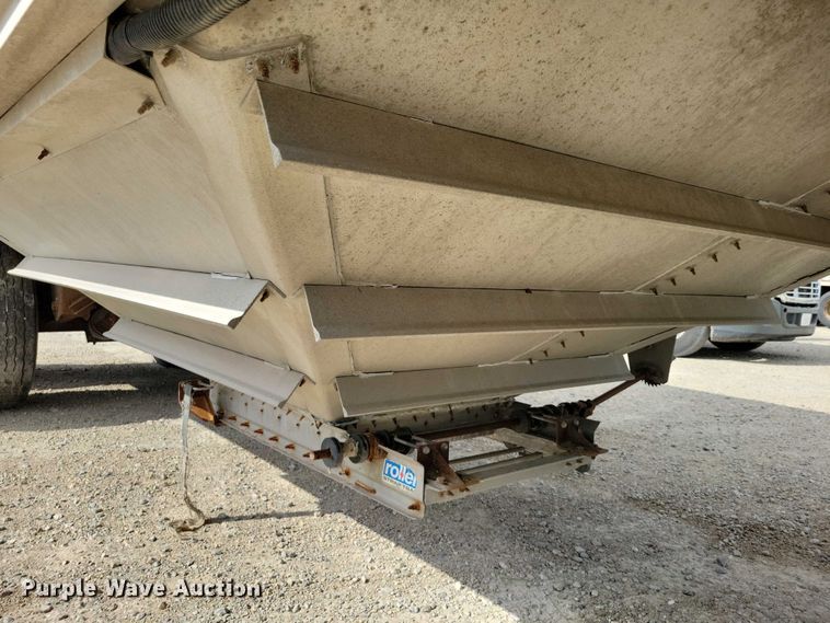 image for item DX7435 2013 Wilson Pacesetter grain trailer
