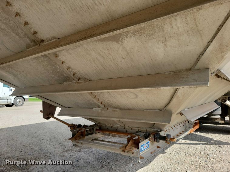 image for item DX7435 2013 Wilson Pacesetter grain trailer