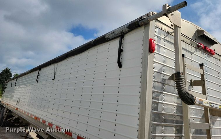 image for item DX7435 2013 Wilson Pacesetter grain trailer