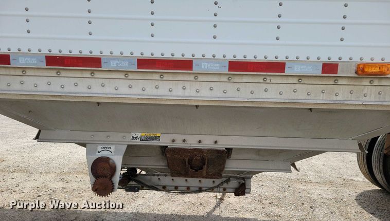 image for item DX7435 2013 Wilson Pacesetter grain trailer