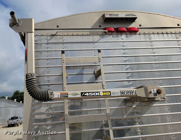 image for item DX7435 2013 Wilson Pacesetter grain trailer