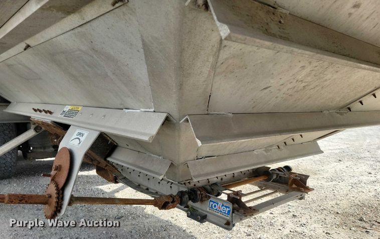 image for item DX7435 2013 Wilson Pacesetter grain trailer