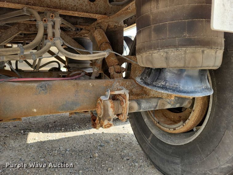 image for item DX7435 2013 Wilson Pacesetter grain trailer