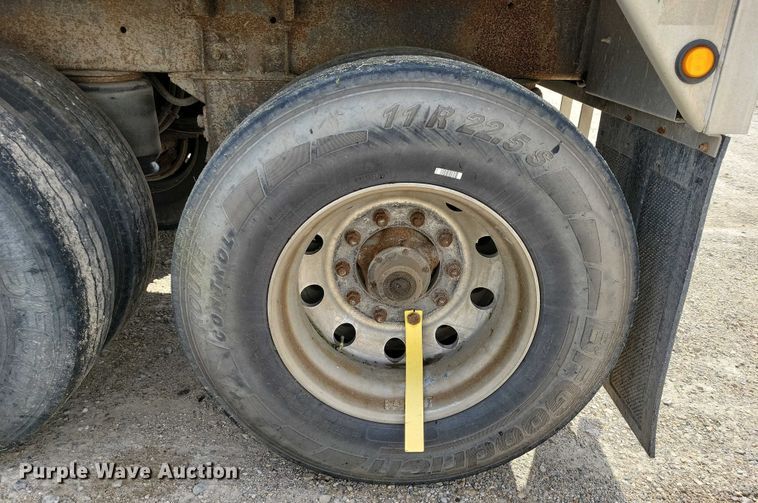 image for item DX7435 2013 Wilson Pacesetter grain trailer