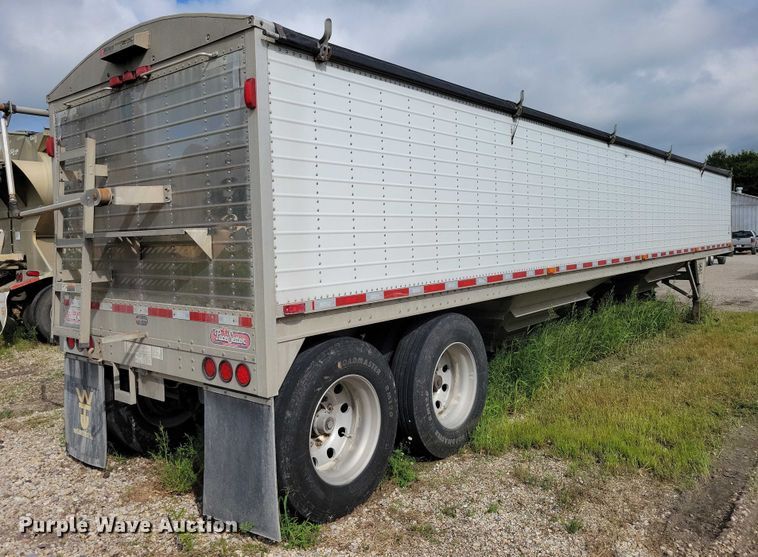 image for item DX7436 2013 Wilson Pacesetter grain trailer