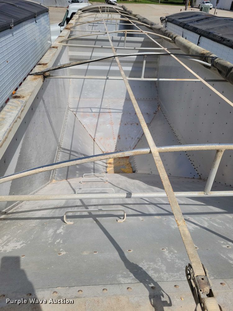 image for item DX7436 2013 Wilson Pacesetter grain trailer