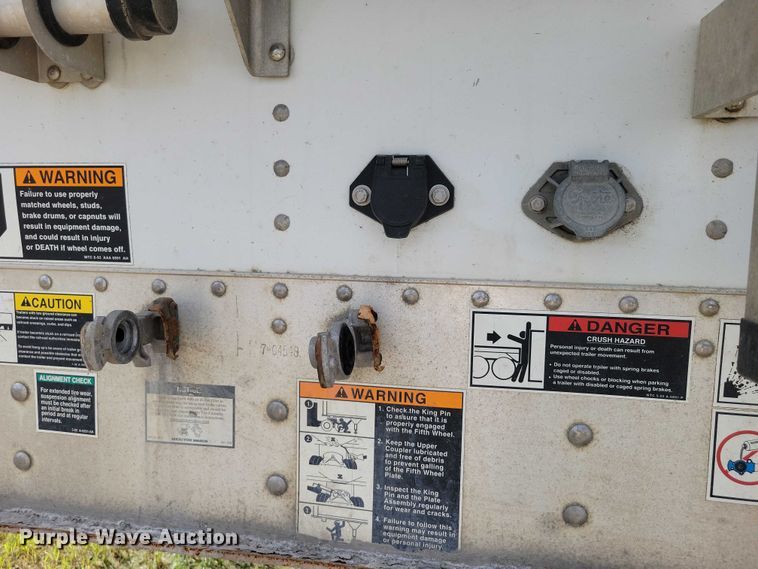 image for item DX7436 2013 Wilson Pacesetter grain trailer