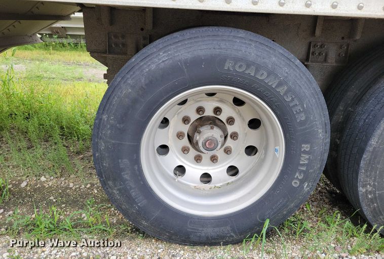 image for item DX7436 2013 Wilson Pacesetter grain trailer