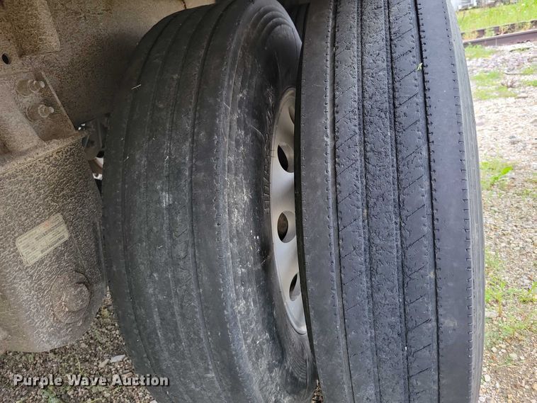 image for item DX7436 2013 Wilson Pacesetter grain trailer