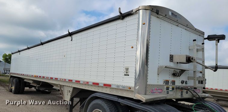 image for item DX7437 2012 Wilson Pacesetter grain trailer