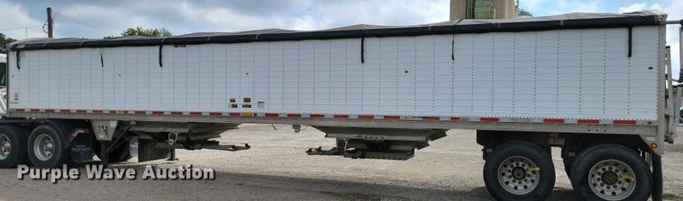 image for item DX7437 2012 Wilson Pacesetter grain trailer