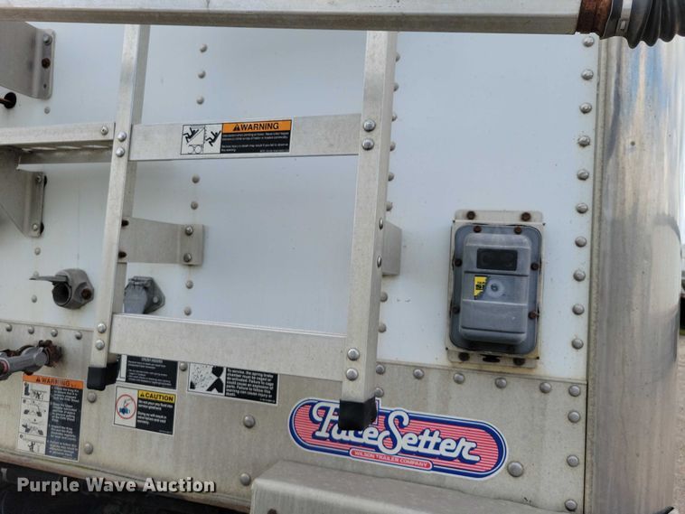 image for item DX7437 2012 Wilson Pacesetter grain trailer