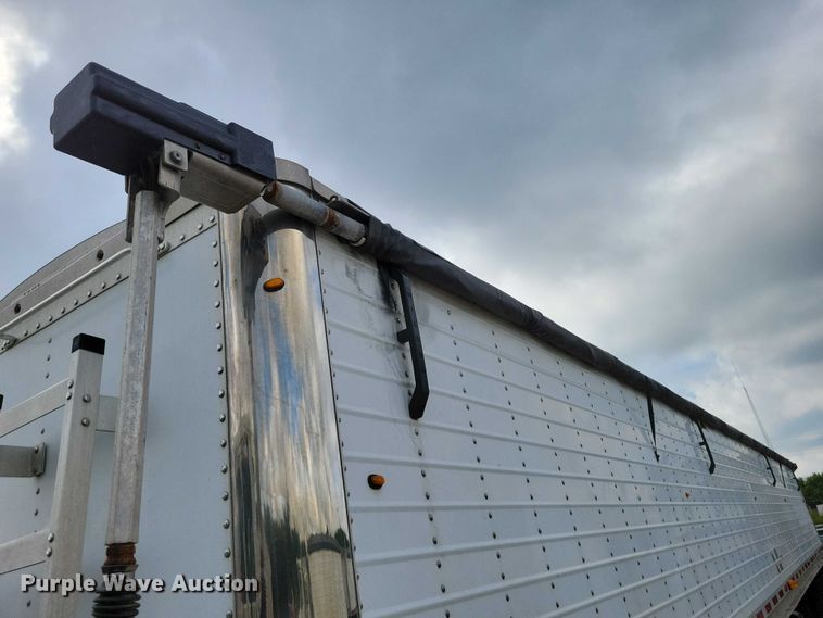 image for item DX7437 2012 Wilson Pacesetter grain trailer