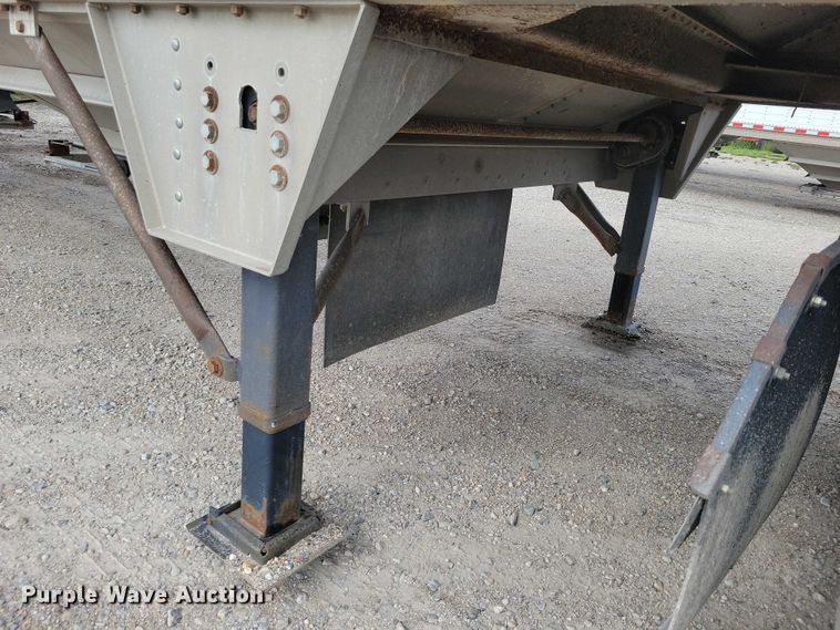 image for item DX7437 2012 Wilson Pacesetter grain trailer