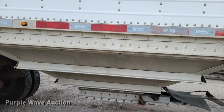 image for item DX7437 2012 Wilson Pacesetter grain trailer