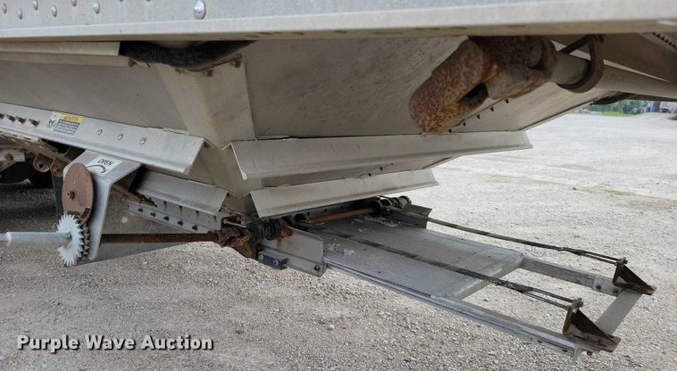 image for item DX7437 2012 Wilson Pacesetter grain trailer