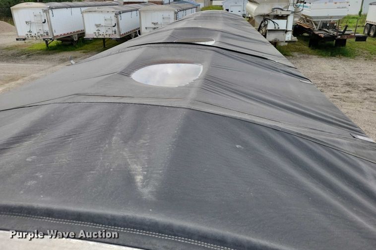 image for item DX7437 2012 Wilson Pacesetter grain trailer