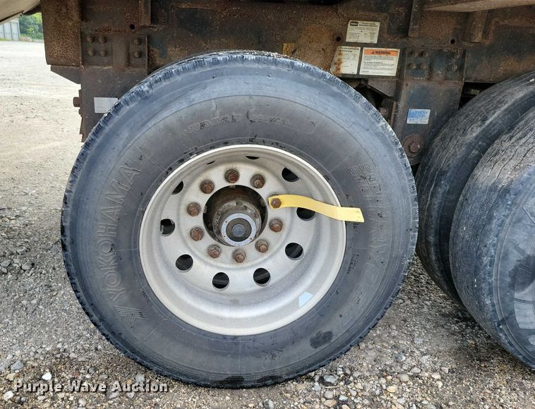 image for item DX7437 2012 Wilson Pacesetter grain trailer