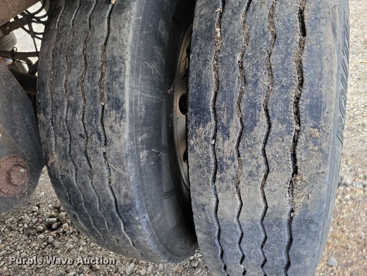 image for item DX7437 2012 Wilson Pacesetter grain trailer