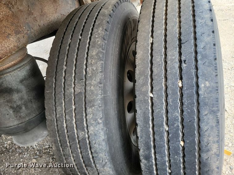 image for item DX7437 2012 Wilson Pacesetter grain trailer