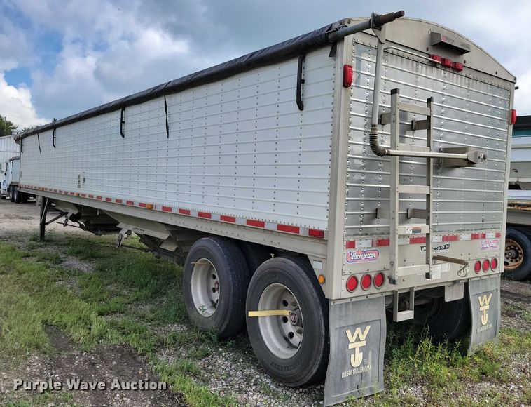 image for item DX7438 2014 Wilson Pacesetter grain trailer