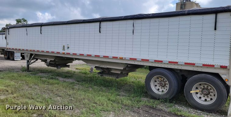 image for item DX7438 2014 Wilson Pacesetter grain trailer