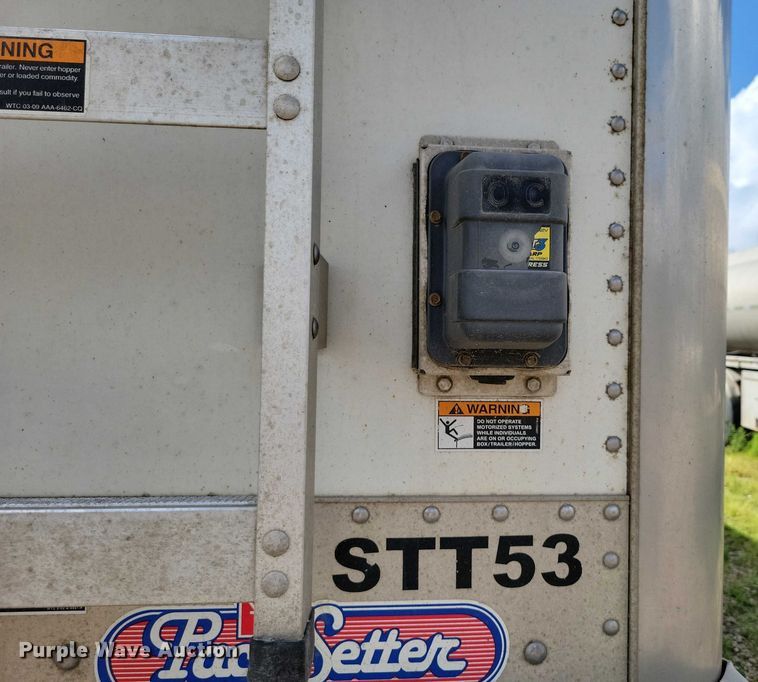 image for item DX7438 2014 Wilson Pacesetter grain trailer