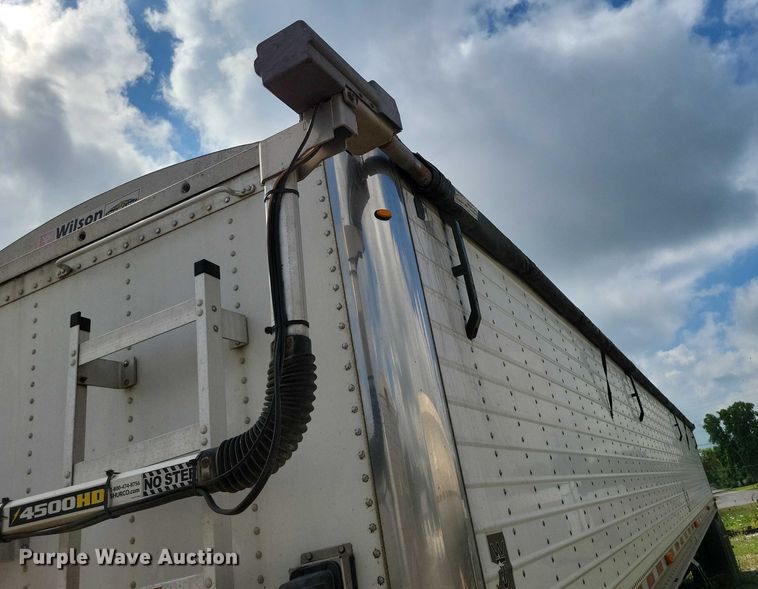 image for item DX7438 2014 Wilson Pacesetter grain trailer