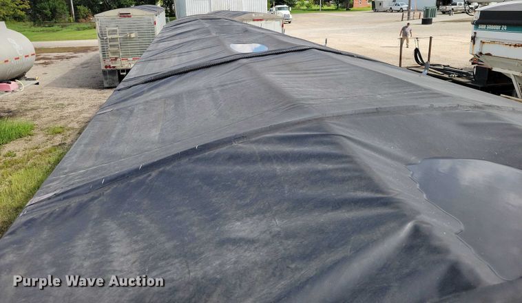 image for item DX7438 2014 Wilson Pacesetter grain trailer