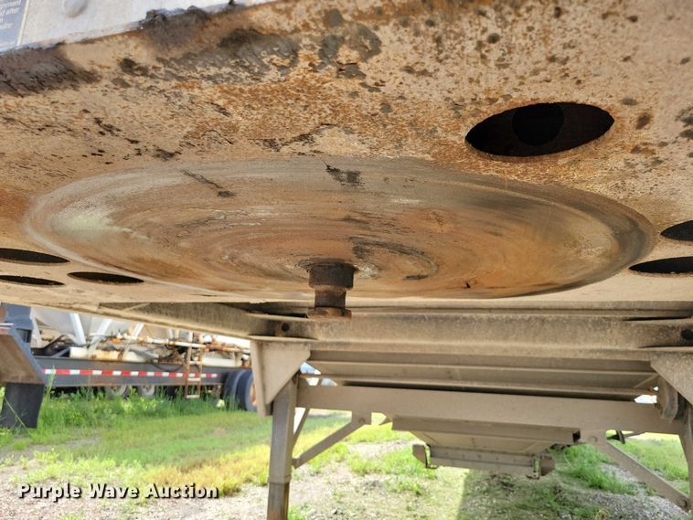 image for item DX7438 2014 Wilson Pacesetter grain trailer