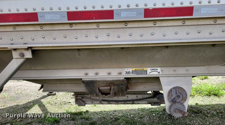image for item DX7438 2014 Wilson Pacesetter grain trailer