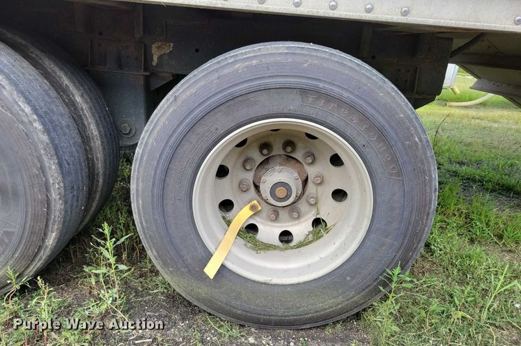 image for item DX7438 2014 Wilson Pacesetter grain trailer