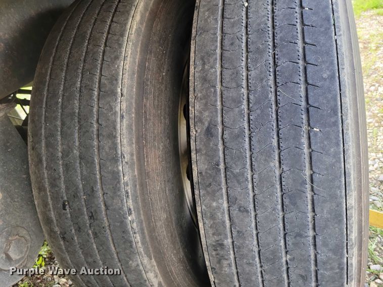 image for item DX7438 2014 Wilson Pacesetter grain trailer