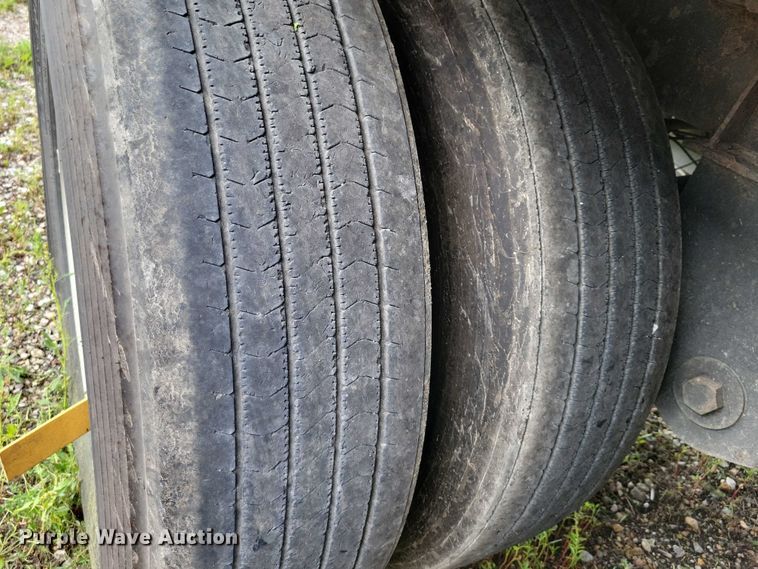 image for item DX7438 2014 Wilson Pacesetter grain trailer