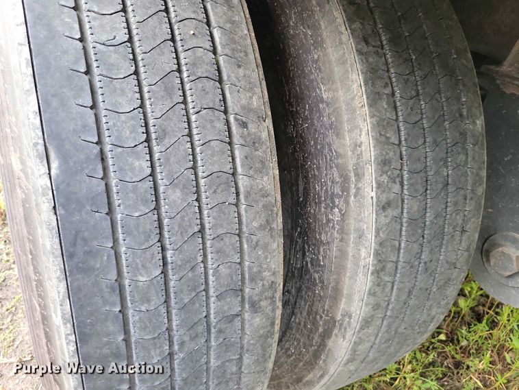 image for item DX7438 2014 Wilson Pacesetter grain trailer