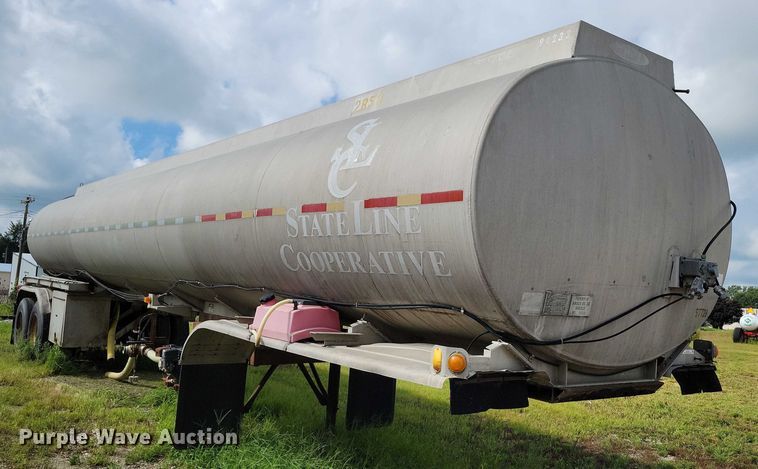 image for item DX7439 1975 Butler tank trailer