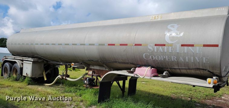 image for item DX7439 1975 Butler tank trailer