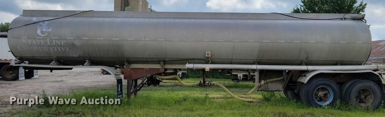 image for item DX7439 1975 Butler tank trailer