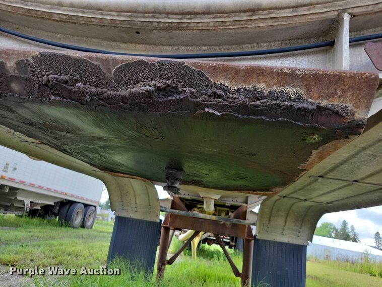 image for item DX7439 1975 Butler tank trailer