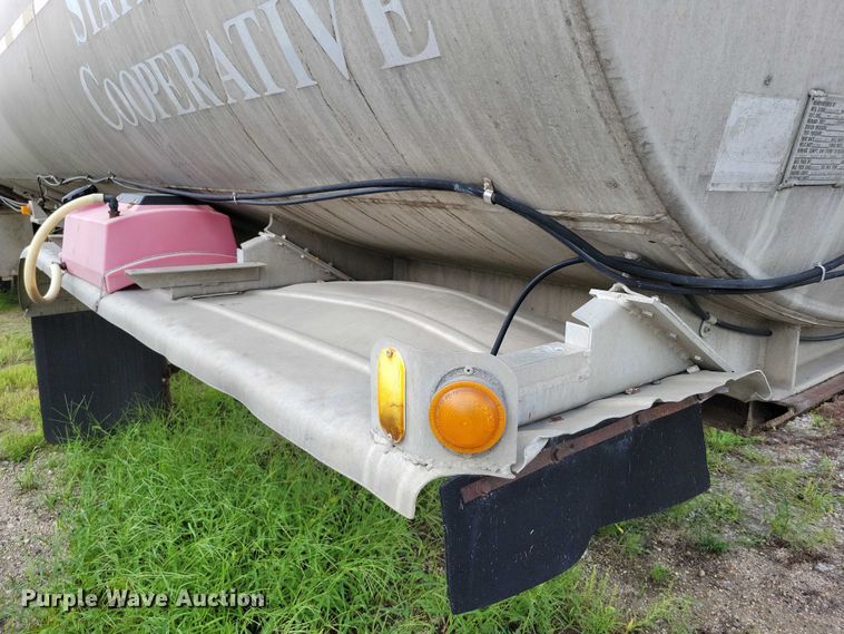 image for item DX7439 1975 Butler tank trailer