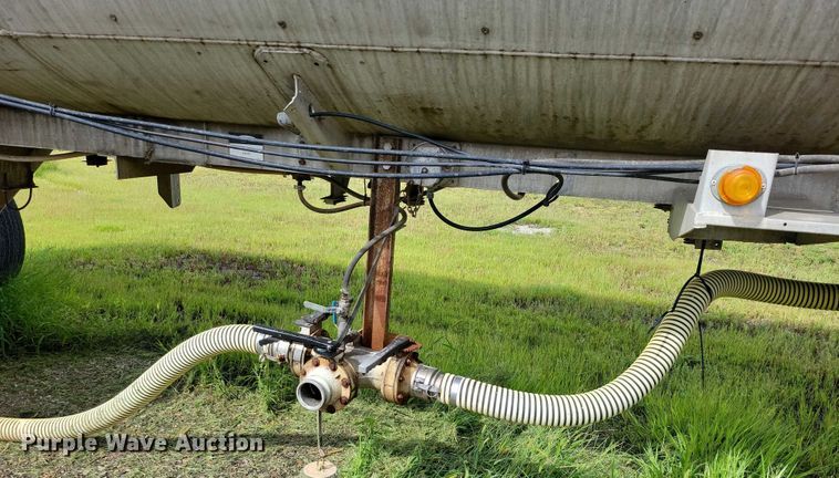 image for item DX7439 1975 Butler tank trailer